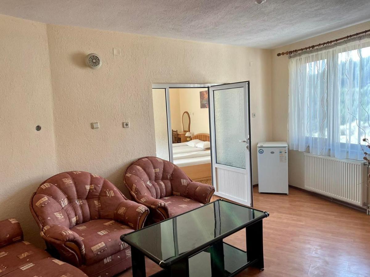 Къща За Гости С Механа Баджо Dospat Habitación foto