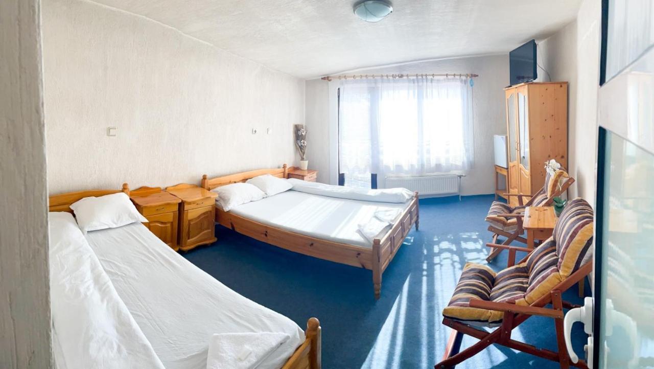 Къща За Гости С Механа Баджо Dospat Habitación foto